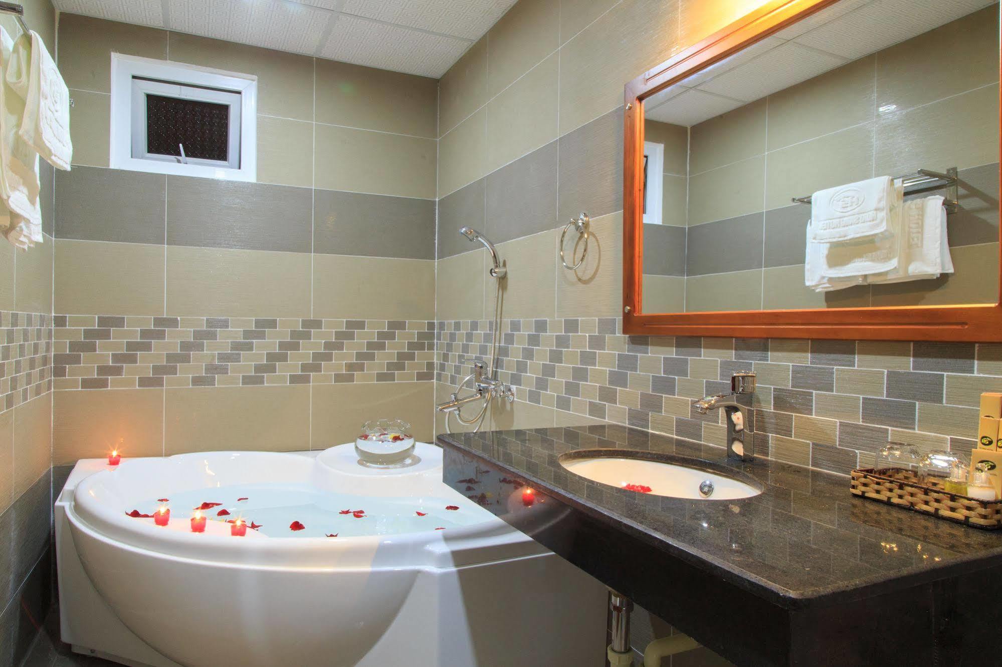 Hoai Sang Hotel Дананг Экстерьер фото